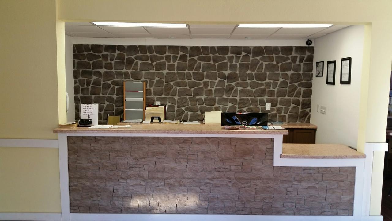 Riverwalk Inn & Suites Fort Atkinson ภายนอก รูปภาพ